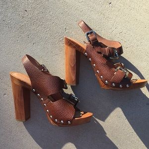 Dolce & Gabbana wood platform heals